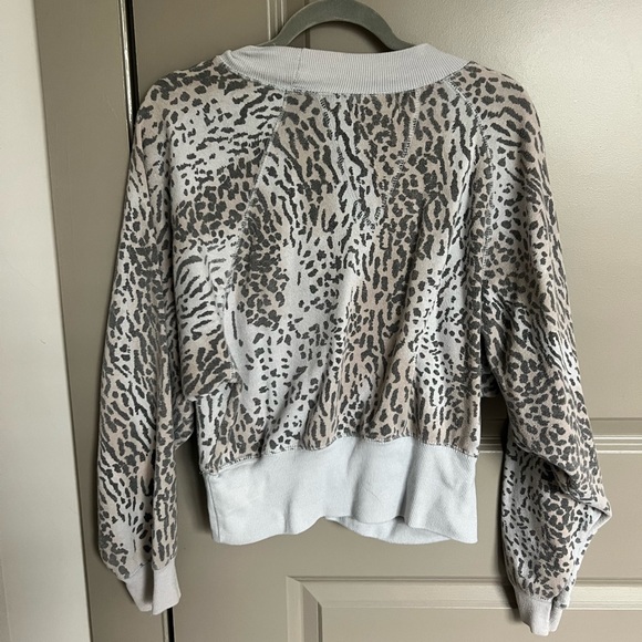 Ocean Drive Blue Animal Print Sweater L - Picture 2 of 3